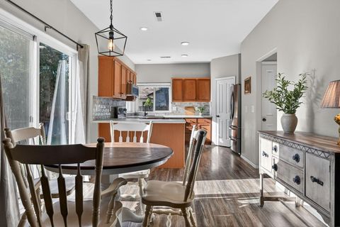 Tiny photo for 2217 NW Cedar Avenue, Redmond, OR 97756 (MLS # 220219760)