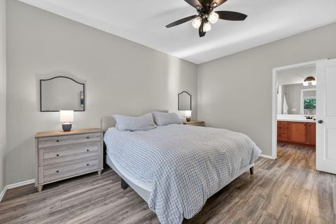 Tiny photo for 2217 NW Cedar Avenue, Redmond, OR 97756 (MLS # 220219760)