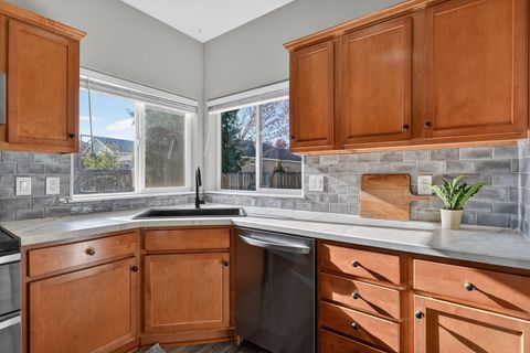 Tiny photo for 2217 NW Cedar Avenue, Redmond, OR 97756 (MLS # 220219760)