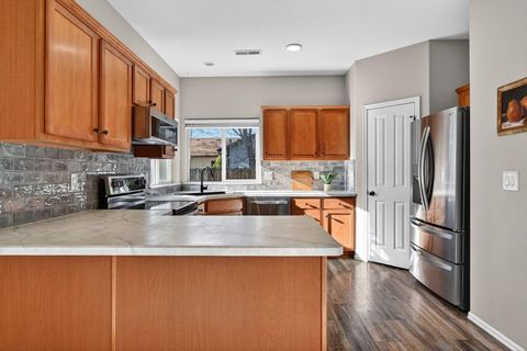 Tiny photo for 2217 NW Cedar Avenue, Redmond, OR 97756 (MLS # 220219760)