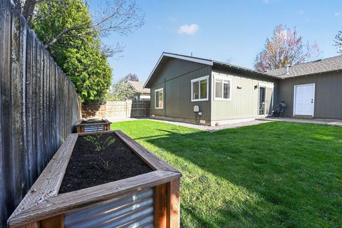 Tiny photo for 2217 NW Cedar Avenue, Redmond, OR 97756 (MLS # 220219760)