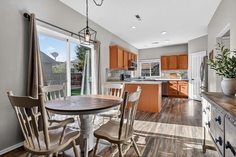 Tiny photo for 2217 NW Cedar Avenue, Redmond, OR 97756 (MLS # 220219760)