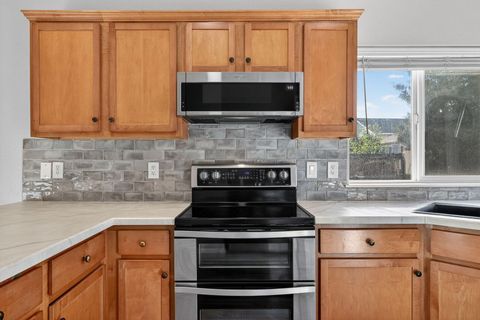 Tiny photo for 2217 NW Cedar Avenue, Redmond, OR 97756 (MLS # 220219760)