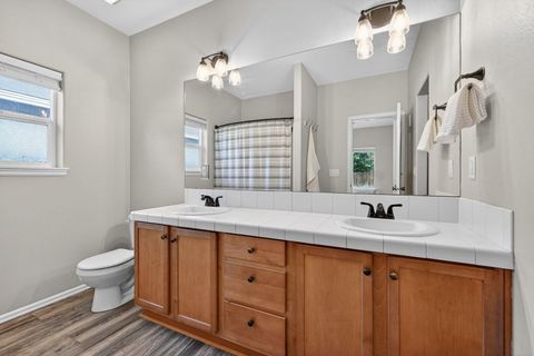 Tiny photo for 2217 NW Cedar Avenue, Redmond, OR 97756 (MLS # 220219760)