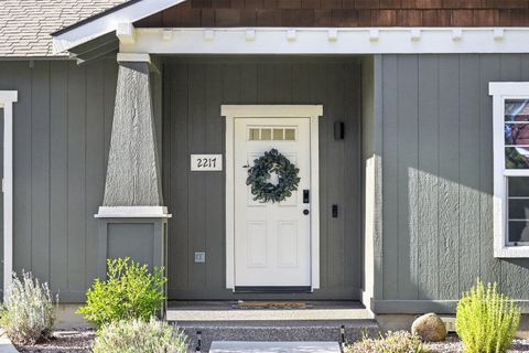 Tiny photo for 2217 NW Cedar Avenue, Redmond, OR 97756 (MLS # 220219760)