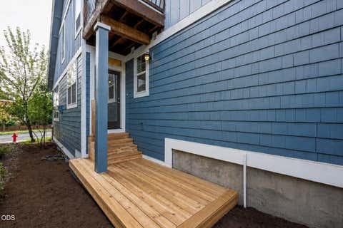 Tiny photo for 2526 NW Awbrey Road, Bend, OR 97703 (MLS # 220227272)