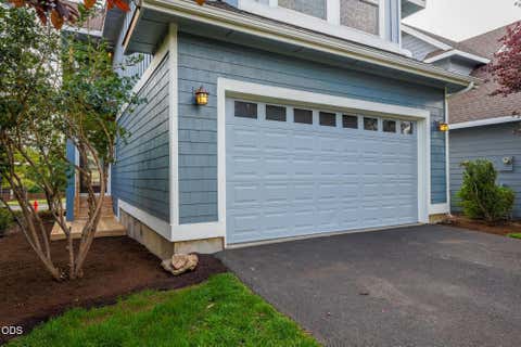 Tiny photo for 2526 NW Awbrey Road, Bend, OR 97703 (MLS # 220227272)