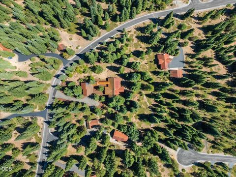 Tiny photo for 42256 Skiway Drive, Klamath Falls, OR 97601 (MLS # 220223425)
