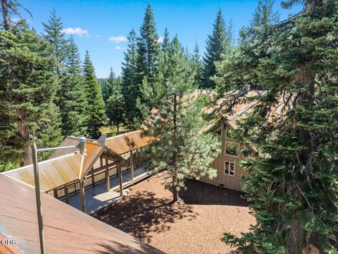 Tiny photo for 42256 Skiway Drive, Klamath Falls, OR 97601 (MLS # 220223425)
