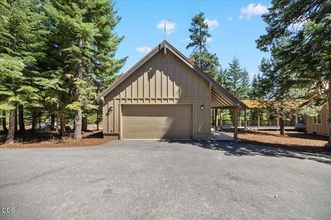Tiny photo for 42256 Skiway Drive, Klamath Falls, OR 97601 (MLS # 220223425)