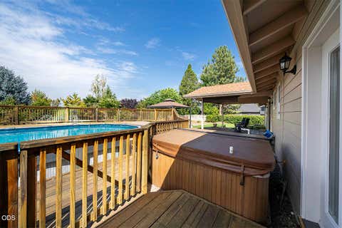 Tiny photo for 1850 Camp Baker Road, Medford, OR 97501 (MLS # 220227487)