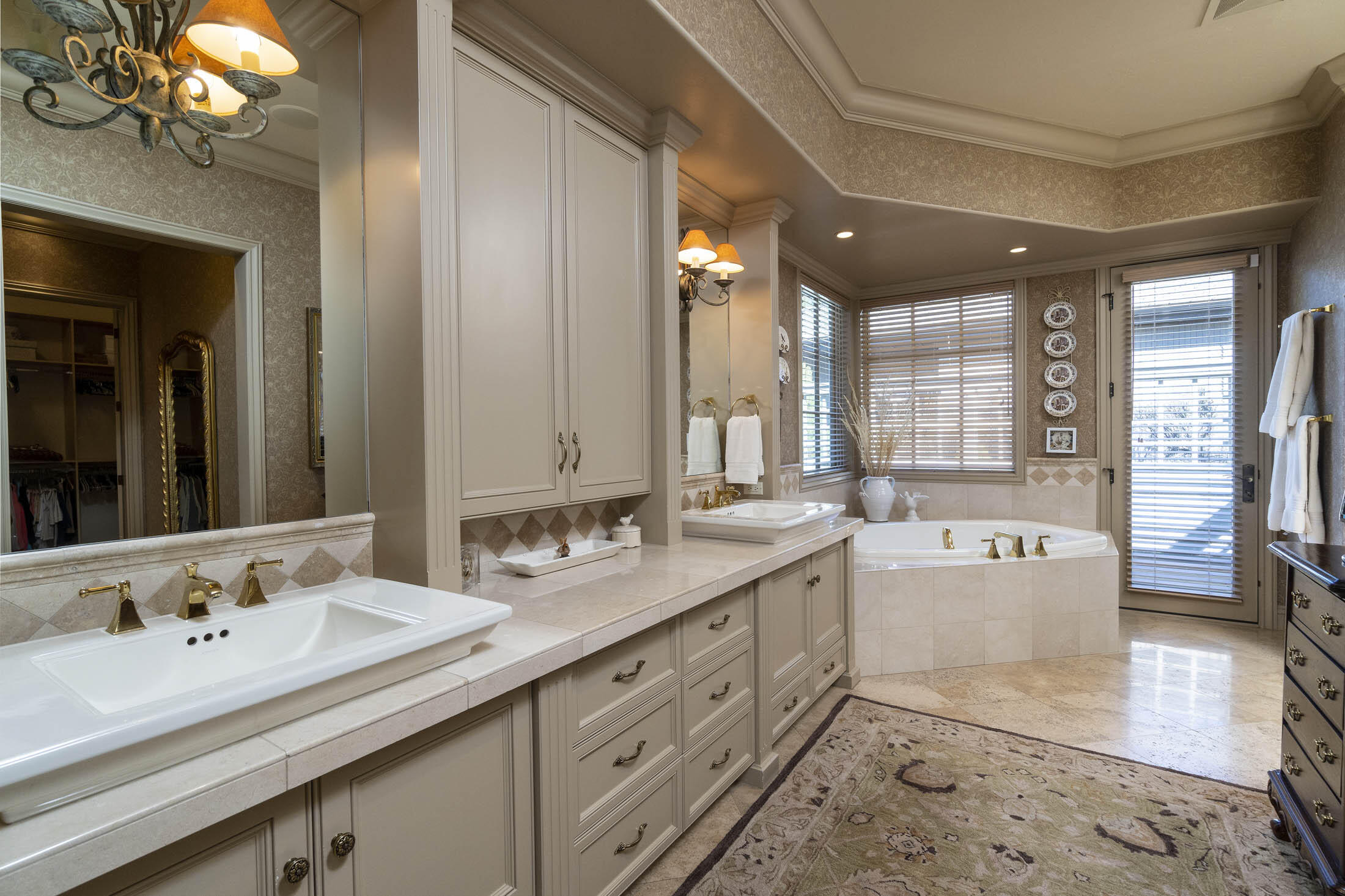 Broken Top - Residential