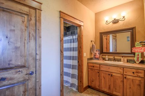 Tiny photo for 17171 SW Chaparral Drive, Powell Butte, OR 97753 (MLS # 220215484)