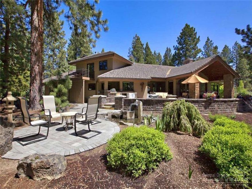 Striking Porte Cochere greets you as you enter this mostly single level home. Floor-to-ceiling windows offer a stunning view of the 3rd fairway. Extensively remodeled living room w/sunken bar & hardwood floors. Remodeled kitchen w/custom backsplash & Viking range set in a spacious mesquite island. Master suite & adjacent office offer beautiful views plus a see-through fireplace. Upstairs guest suite with a small kitchenette & new Dex patio. Topping this all off is an Entertaining deck & water feature.