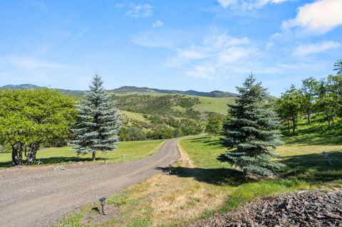 Tiny photo for 2809 Dead Indian Memorial Road, Ashland, OR 97520 (MLS # 220214053)
