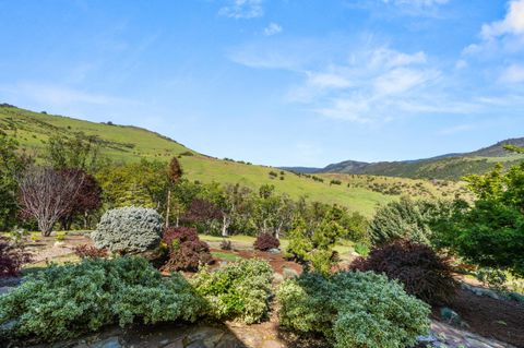 Tiny photo for 2809 Dead Indian Memorial Road, Ashland, OR 97520 (MLS # 220214053)