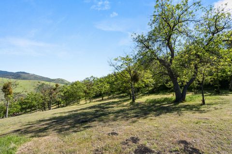 Tiny photo for 2809 Dead Indian Memorial Road, Ashland, OR 97520 (MLS # 220214053)