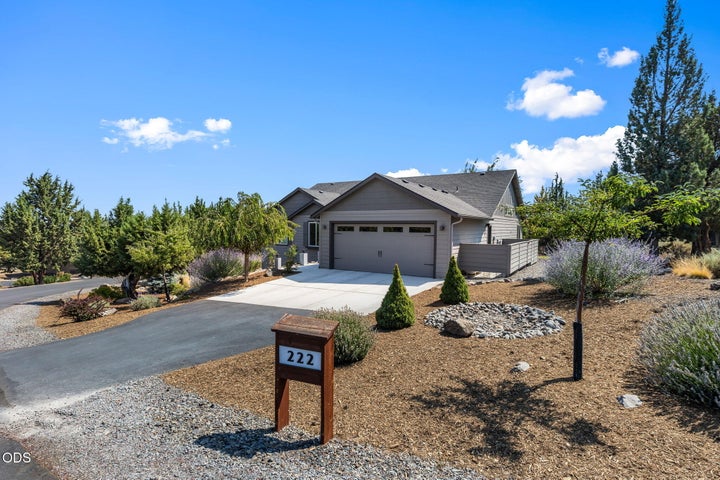 Photo 1 of 50 — 222 Highland Meadow Loop, Redmond, OR 97756