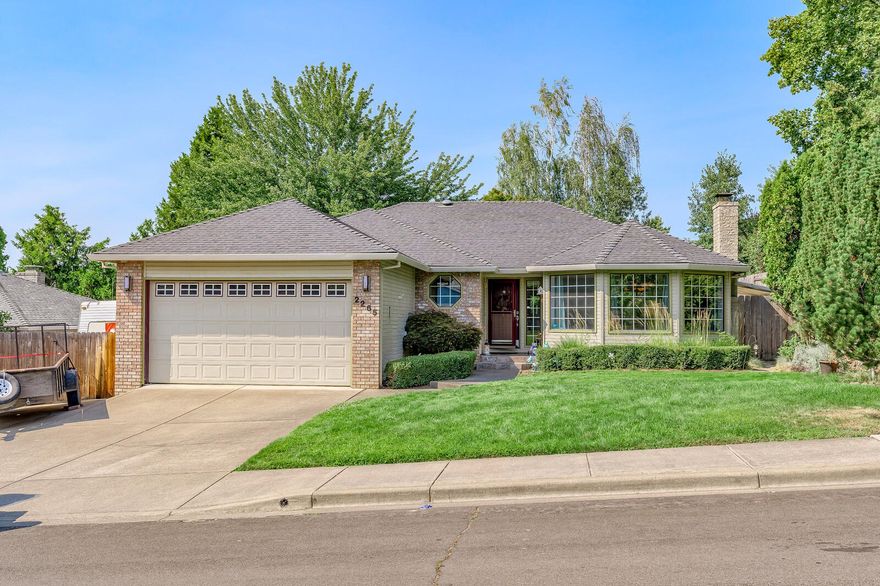 Nicely styled home in East Medford neighborhood. Comfortable 3 bedroom, 2 bath with over 1500 sq. ft. featuring stylish hardwood and tile flooring. Gas fireplace with slate hearth and surround, a large slate patio for entertaining. Vaulted family room with cedar lined ceiling, open floor plan, formal living room with large bay window, Silestone quartz kitchen counter tops, spacious master suite with walk-in closet, upgraded with tile, faucets and counter tops. Half bath has Carerra marble and tile. Large nicely landscaped backyard, RV parking and all located on a very quiet street!