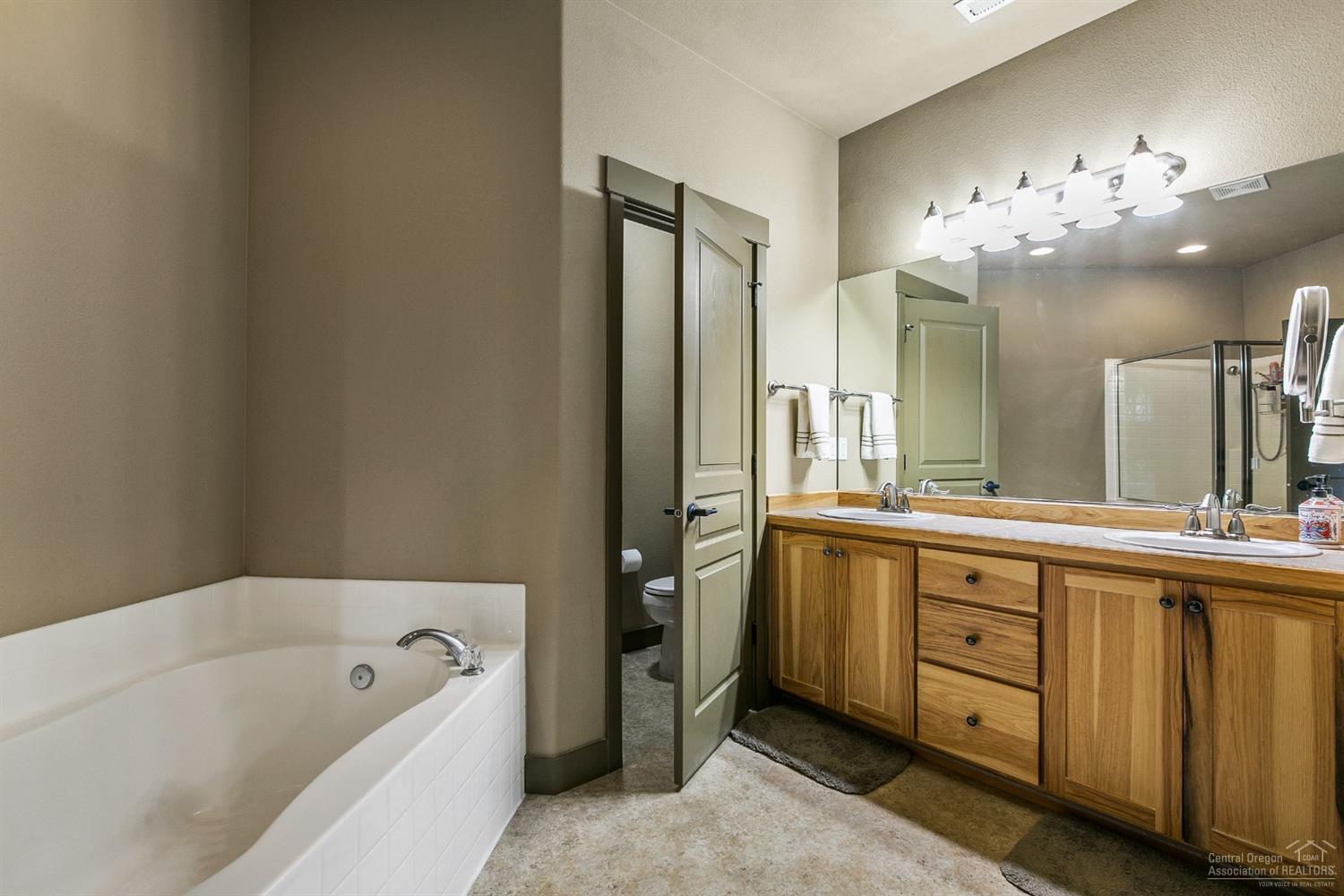 Skyliner Summit - Residential