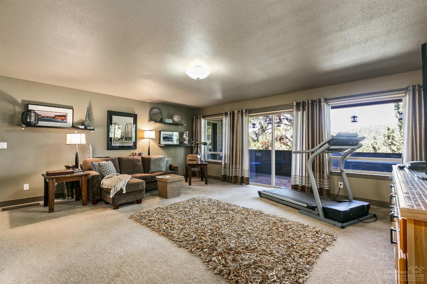 Skyliner Summit - Residential