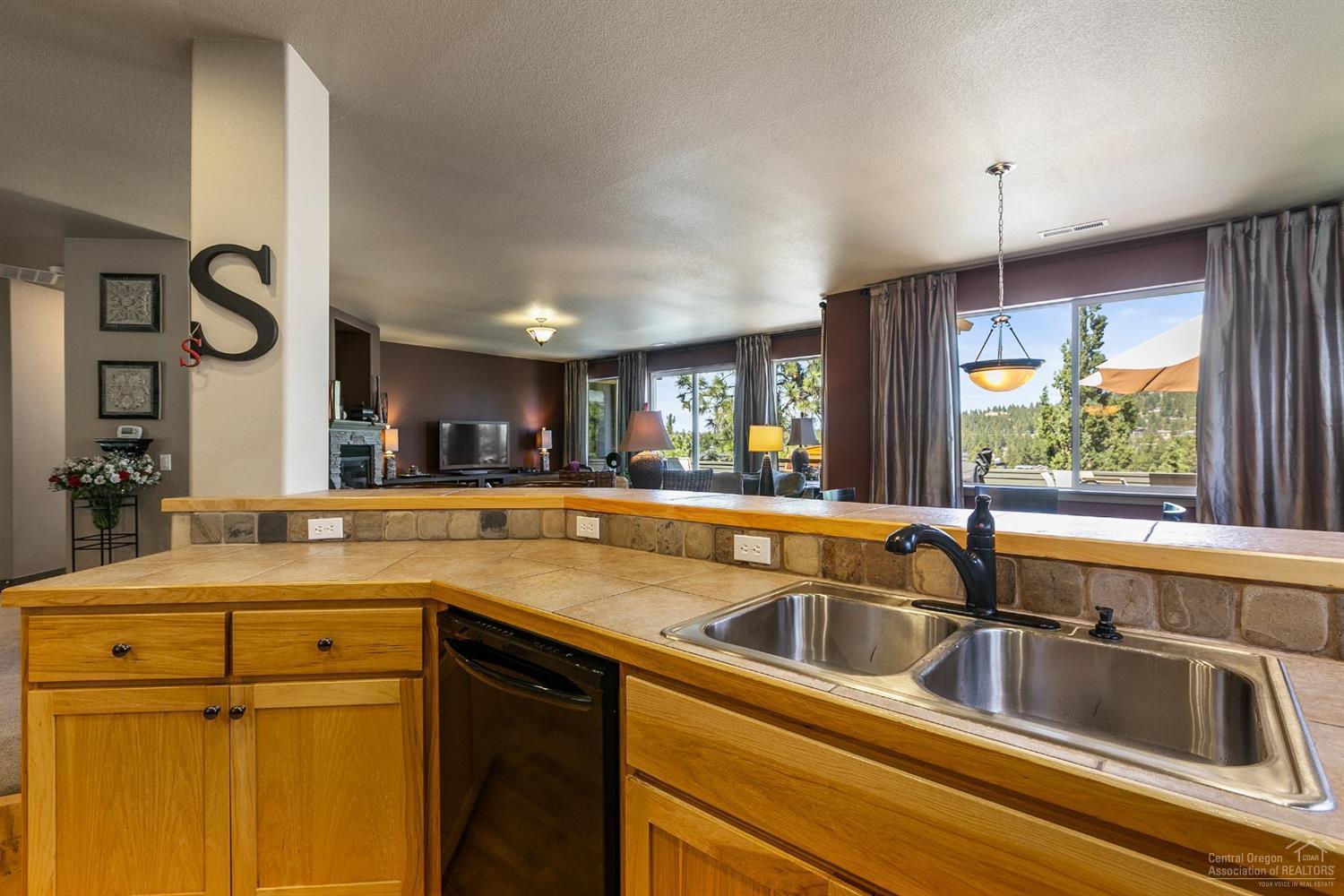 Skyliner Summit - Residential