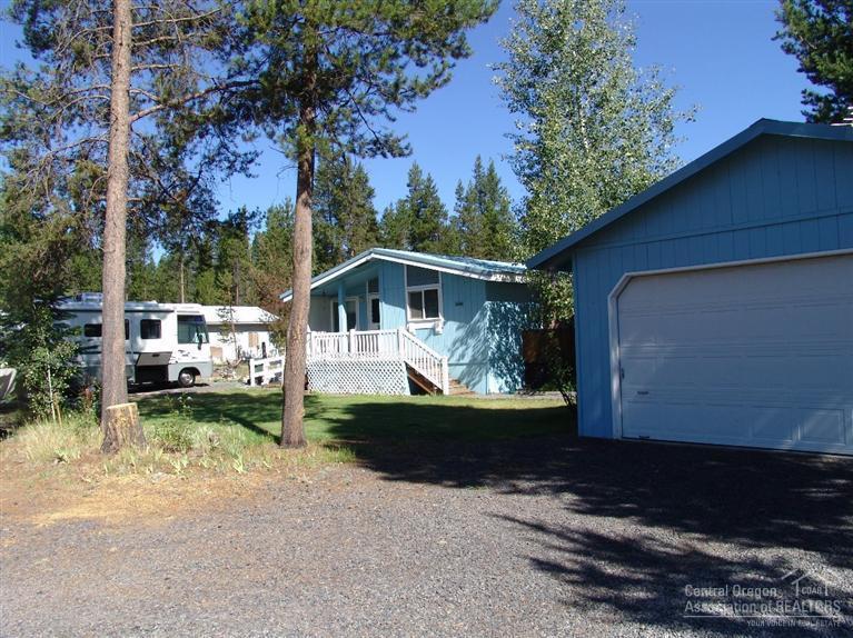 Los Pinos - Residential