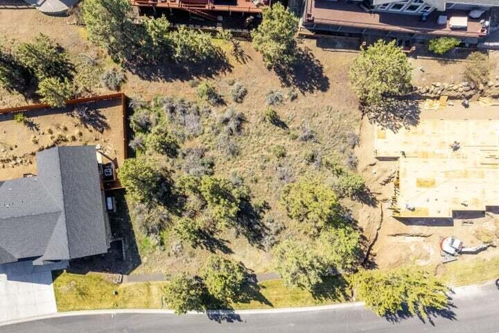 2429 SW Valleyview Drive