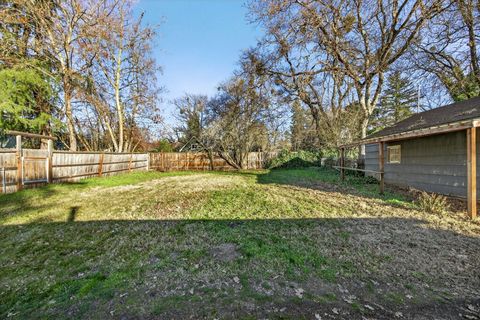 Tiny photo for 657 S Keene Way Drive, Medford, OR 97504 (MLS # 220214864)