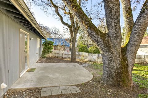 Tiny photo for 657 S Keene Way Drive, Medford, OR 97504 (MLS # 220214864)