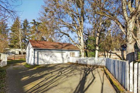 Tiny photo for 657 S Keene Way Drive, Medford, OR 97504 (MLS # 220214864)