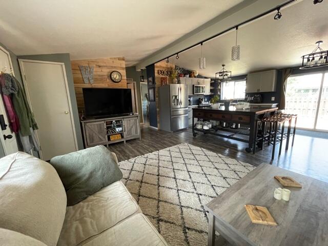 Obsidian Estate - Residential