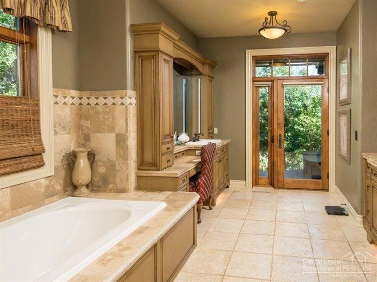 Deschutes River Ranc - Residential