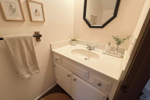 Tiny photo for 1202 Morrow Road #B, Medford, OR 97504 (MLS # 220212730)