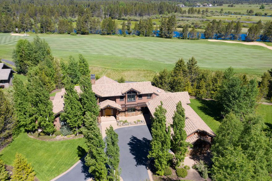 Elegant Norman Building & Design built custom home offers unparalleled craftsmanship and exceptional amenities in the prestigious Crosswater community. With breathtaking western views of Mt. Bachelor and 14th fairway from your generous indoor and outdoor living spaces, you'll enjoy a
perfect setting for relaxing and entertaining. This luxurious estate features stunning high-end finishes with an inviting great room, large dining areas just off the kitchen, a comfortable den, three master suites with a large custom designed walk in closet off the primary suite downstairs. Entertain your guest and family in your spacious covered patio and yard. The Crosswater community features luxury living in a 600 acres spacious development located next to the Big Deschutes River and Sunriver. Amenities include fishing, tennis, swimming and 3 miles
of walking/bike trails. The Crosswater Club is a privately owned golf and social club that is currently welcoming new members.