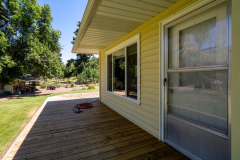 Tiny photo for 6247 NW Vanora Drive, Madras, OR 97741 (MLS # 220217234)