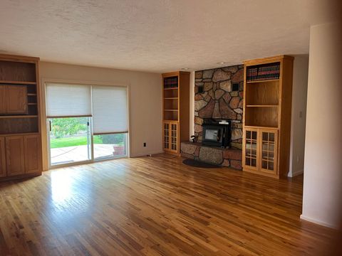 Tiny photo for 6247 NW Vanora Drive, Madras, OR 97741 (MLS # 220217234)