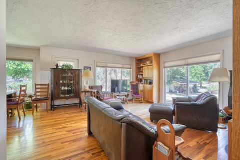 Tiny photo for 6247 NW Vanora Drive, Madras, OR 97741 (MLS # 220217234)