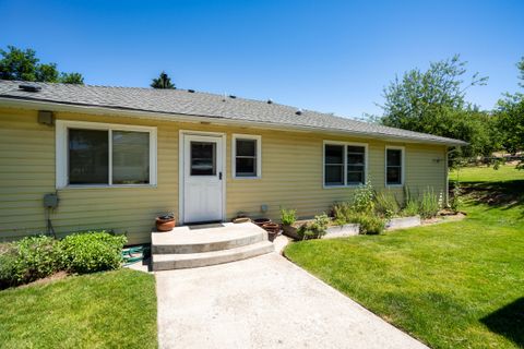 Tiny photo for 6247 NW Vanora Drive, Madras, OR 97741 (MLS # 220217234)