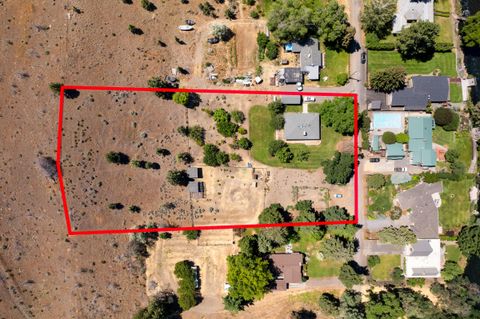 Tiny photo for 6247 NW Vanora Drive, Madras, OR 97741 (MLS # 220217234)