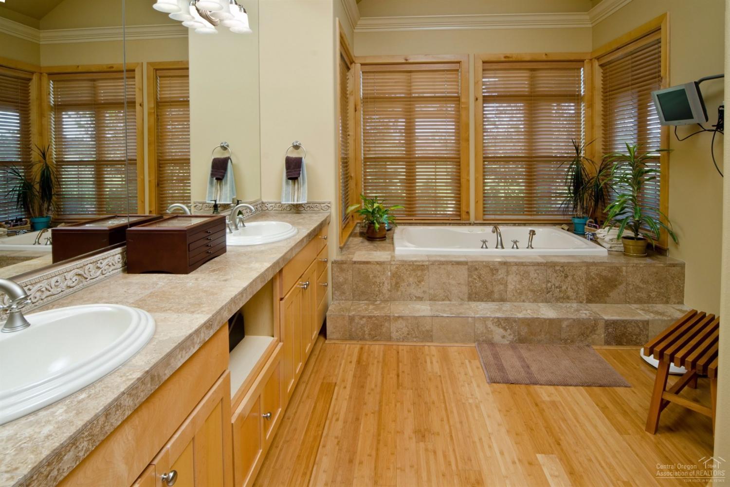 Broken Top - Residential