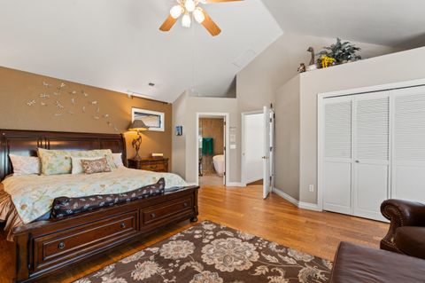 Tiny photo for 808 Pompadour Drive, Ashland, OR 97520 (MLS # 220219569)
