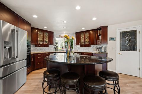 Tiny photo for 808 Pompadour Drive, Ashland, OR 97520 (MLS # 220219569)