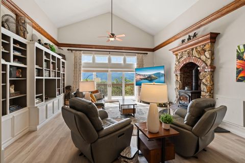 Tiny photo for 808 Pompadour Drive, Ashland, OR 97520 (MLS # 220219569)