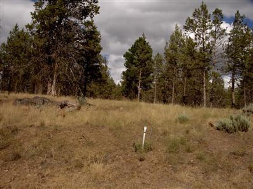 Premier lot in Running Y Ranch Resort. With views of 13th & 17th fairways. Arnold Palmer designed golf course and Klamath Lake.