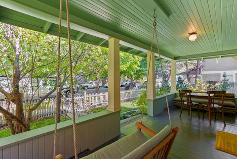 Tiny photo for 827 NW Delaware Avenue, Bend, OR 97703 (MLS # 220212886)