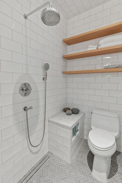 Tiny photo for 827 NW Delaware Avenue, Bend, OR 97703 (MLS # 220212886)