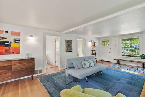 Tiny photo for 827 NW Delaware Avenue, Bend, OR 97703 (MLS # 220212886)