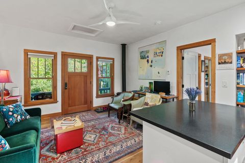 Tiny photo for 827 NW Delaware Avenue, Bend, OR 97703 (MLS # 220212886)