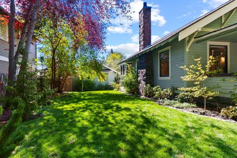 Tiny photo for 827 NW Delaware Avenue, Bend, OR 97703 (MLS # 220212886)